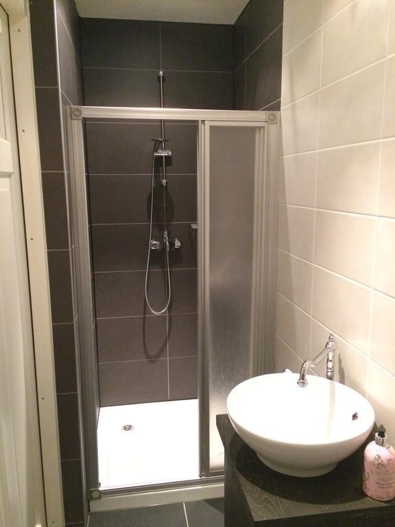 Gastenverblijf Door De Poort ติลเบิร์ก ภายนอก รูปภาพ